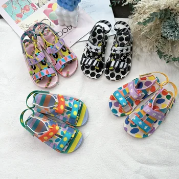 2023 Qunq Summer INS Новые Модные Дышащие Пляжные сандалии с цветным рисунком для мальчиков и девочек, Повседневная спортивная детская обувь  4