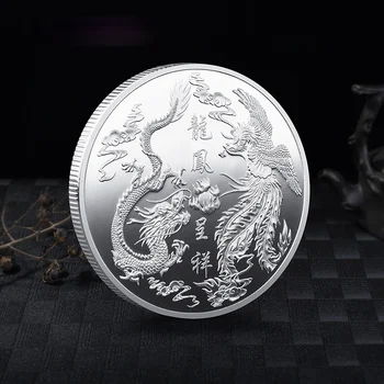 Традиционная китайская культура Символизирует Благоприятную Удачу, принесенную Драконом и Позолоченной серебряной монетой с Фениксом  5